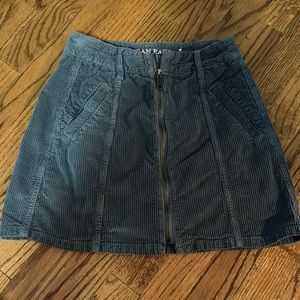 Zipper skirt